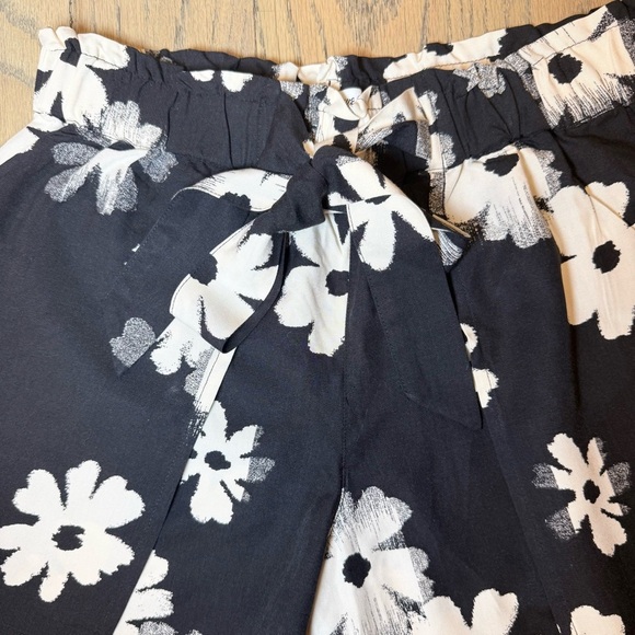 Madewell Women’s Drapey Pull-On Shorts in Ikat Floral Size X-Small - Picture 8 of 15